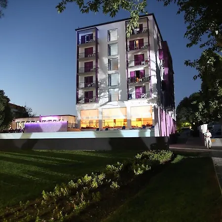 Adriatic Hotel 3*